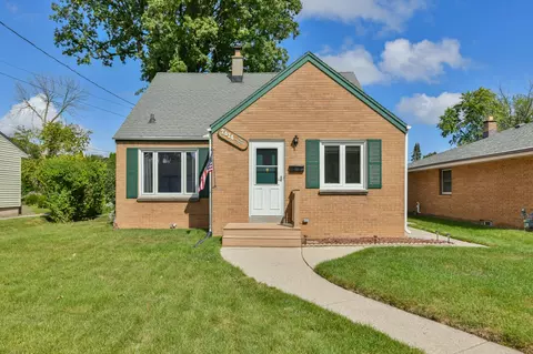 2424 E Whittaker, Saint Francis, WI 53235