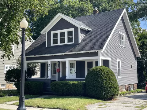 223 Hillcrest, Sheboygan Falls, WI 53085