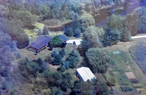 10068 W 3 Mile, Raymond, WI 53126