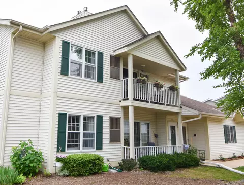 252 Bur Oak #C, Grafton, WI 53024