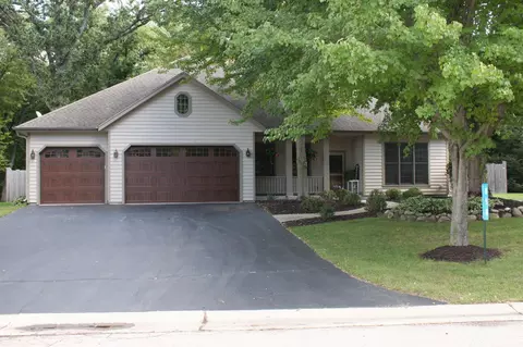 858 Elizabeth, Silver Lake, WI 53170