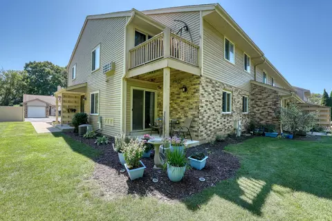4638 S Woodland, Greenfield, WI 53220