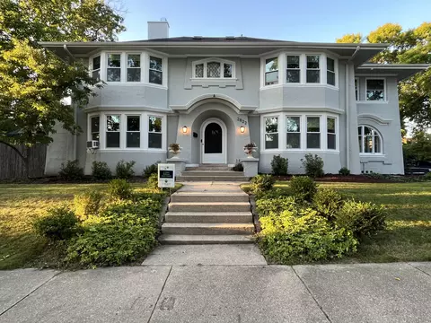 2822 E Newport, Milwaukee, WI 53211