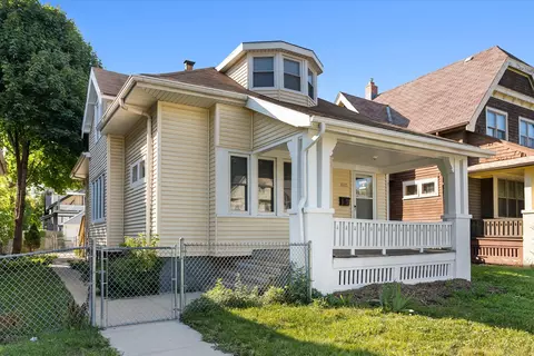 3023 N Oakland, Milwaukee, WI 53211