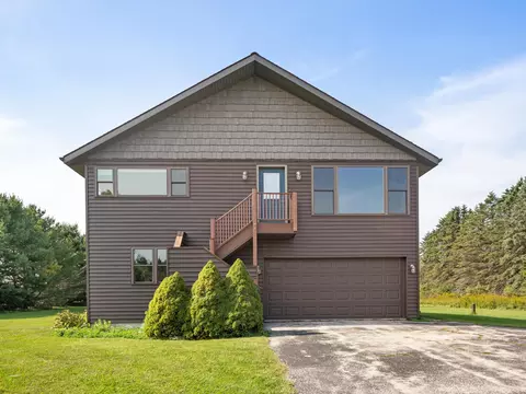 5322 S 10th, Manitowoc, WI 54220