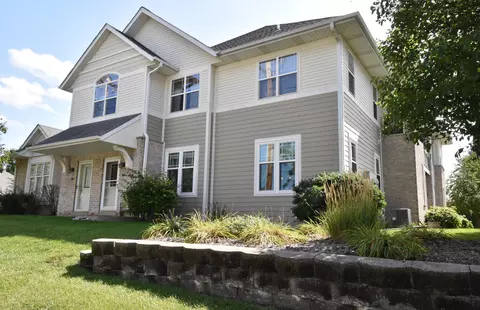 9175 W Cold Spg, Greenfield, WI 53228