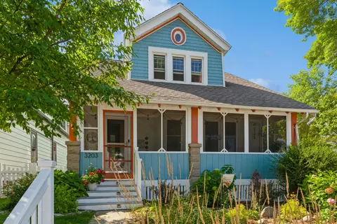 3203 S Delaware, Milwaukee, WI 53207