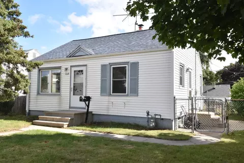 3148 S Chase, Milwaukee, WI 53207