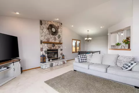 4123 W Rawson, Franklin, WI 53132