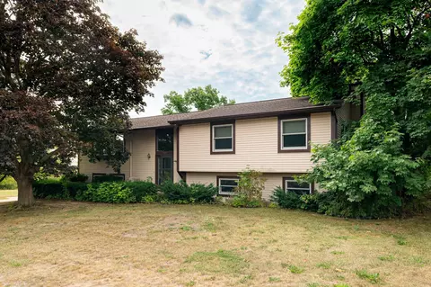 909 E Ct, Viroqua, WI 54665