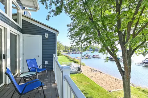 514 Bay Vw #16, Twin Lakes, WI 53181