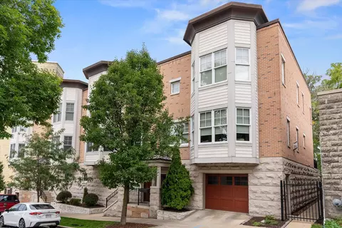 822 E Hamilton, Milwaukee, WI 53202