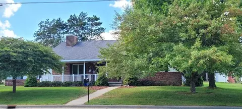2137 Shore, Marinette, WI 54143