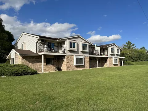 4530 S Greenridge, Greenfield, WI 53220
