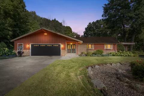 960 Holly Rdg, Brookfield, WI 53045