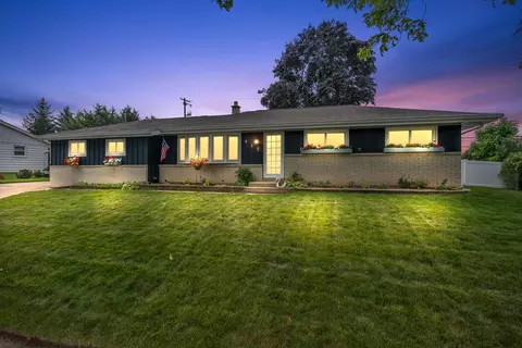 415 W Norport, Port Washington, WI 53074