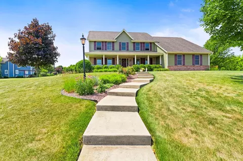w130n6527 Crestwood, Menomonee Falls, WI 53051