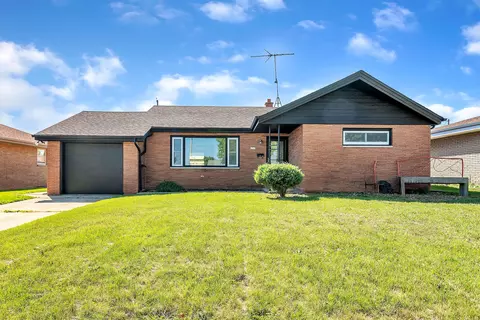1719 W Whitaker, Milwaukee, WI 53221