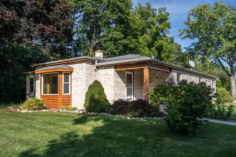 3231 S Green Bay, Mount Pleasant, WI 53403