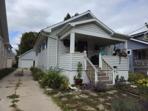 1230 N 18th, Manitowoc, WI 54220