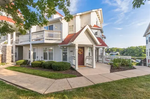 2156 Landings, Delavan, WI 53115