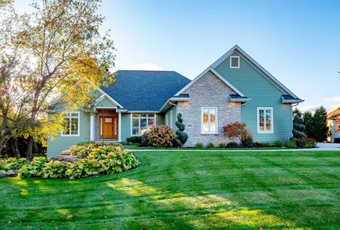 480 Whispering Spgs, Fond Du Lac, WI 54937