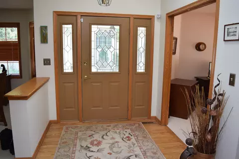 n21w24120 Garden #2 E, Pewaukee, WI 53072