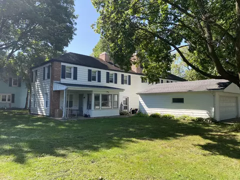 5589 Arbutus #5591, Greendale, WI 53129