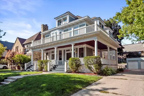 2718 E Kenwood #2, Milwaukee, WI 53211