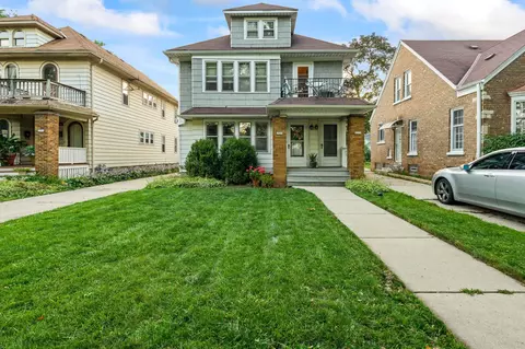 2557 N 68th #2559, Wauwatosa, WI 53213