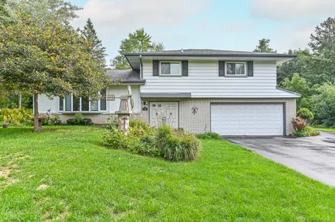 w136n8722 Esquire, Menomonee Falls, WI 53051