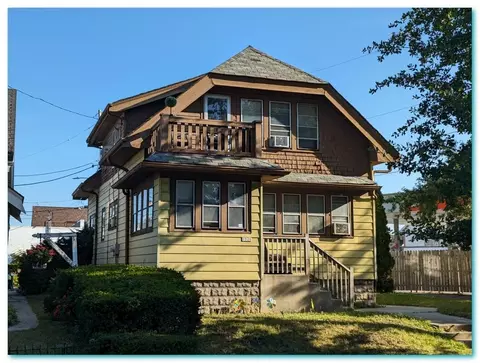 1926 W Keefe #1926A, Milwaukee, WI 53206