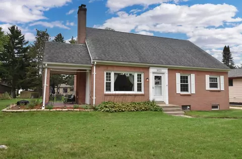 3023 Chafin, East Troy, WI 53120