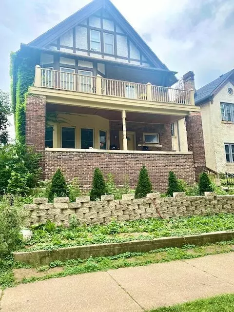 1618 N Jackson #1620, Milwaukee, WI 53202