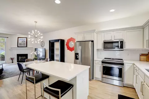 n16w26539 Tall Reeds #A, Pewaukee, WI 53072