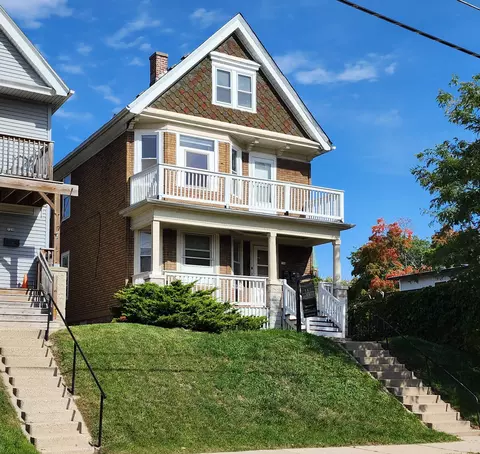 724 E Wright, Milwaukee, WI 53212