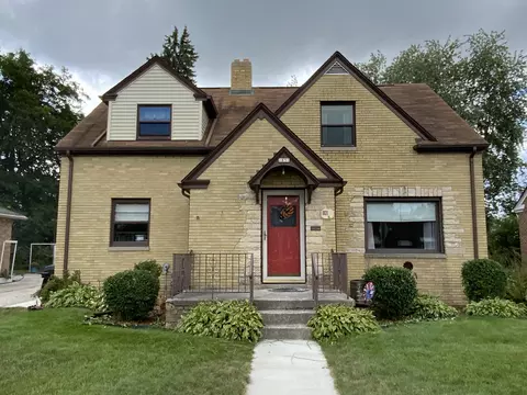 1831 Waldo, Manitowoc, WI 54220