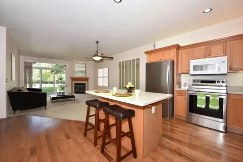 n16w26545 Conservancy #C, Pewaukee, WI 53072