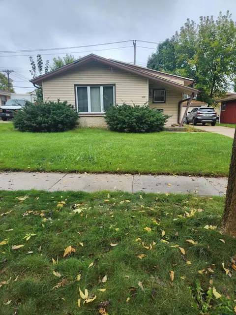 5010 N 85th, Milwaukee, WI 53225