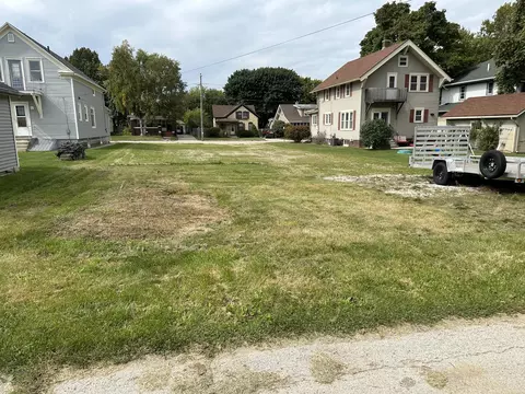 847 N 11th, Manitowoc, WI 54220