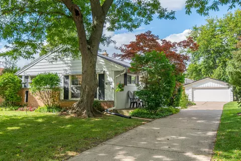9732 W Palmetto, Wauwatosa, WI 53222