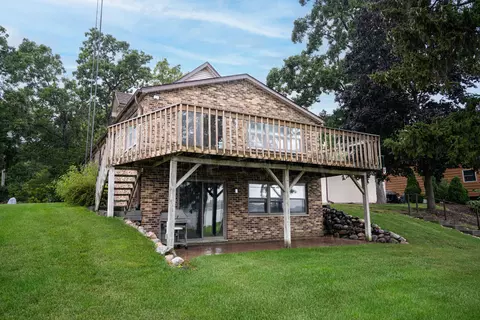 2215 Lakeshore, Dover, WI 53139