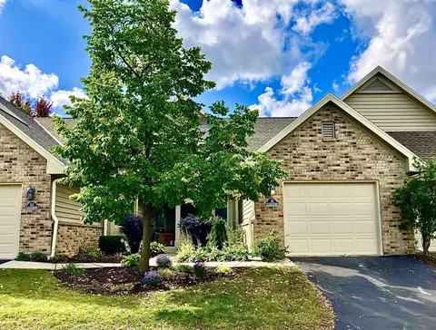 n21w24369 Cumberland #35I, Pewaukee, WI 53072