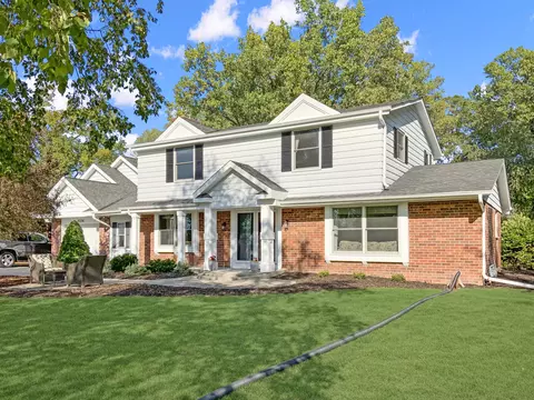10336 N La Cresta, Mequon, WI 53092