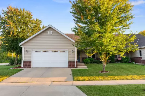 109 Silver Fox #1, Kewaskum, WI 53040