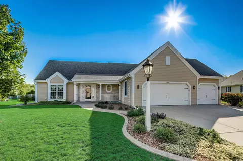 1223 Ridgeside, Oconomowoc, WI 53066