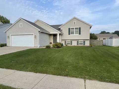 703 Bridlewood, Watertown, WI 53094