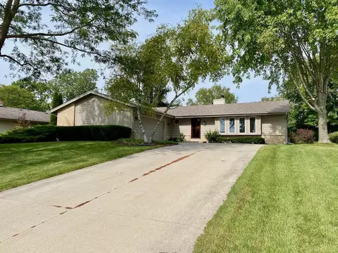 10440 W Palmersheim, Hales Corners, WI 53130
