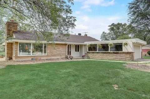 3801 W W Hvn, Mequon, WI 53092