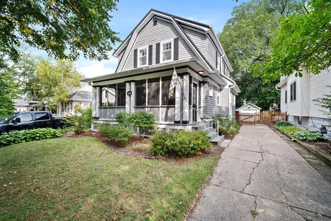 2338 N 71st, Wauwatosa, WI 53213